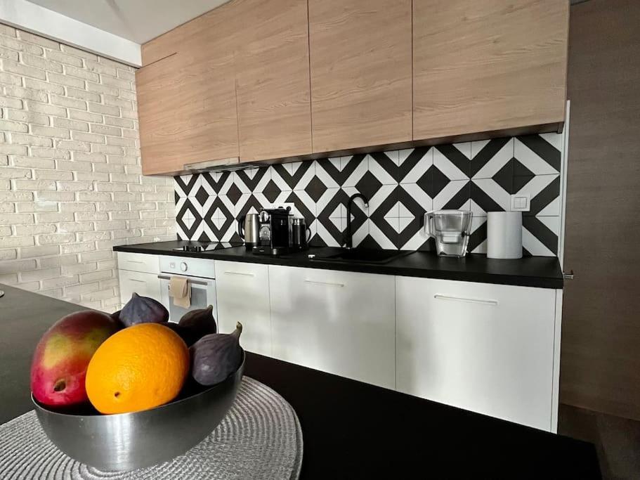 Smart Apartment Ogrodowa Varsó Kültér fotó